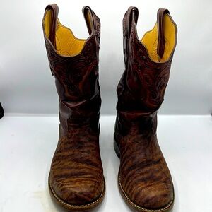 RKABoots hand crafted by David Barnes. It’s all leather with wide entrance